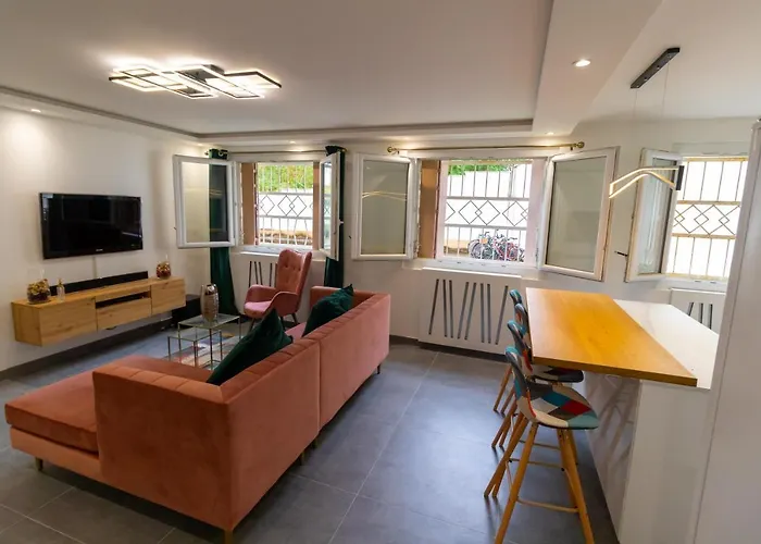 Parking Gratuit - Chic Et Elegant A Villeurbanne - Tout Fourni