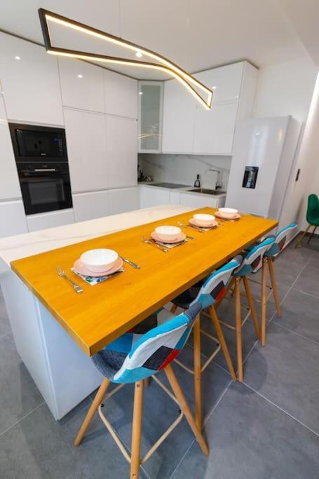 Parking Gratuit - Chic Et Elegant A - Fourni Apartment *